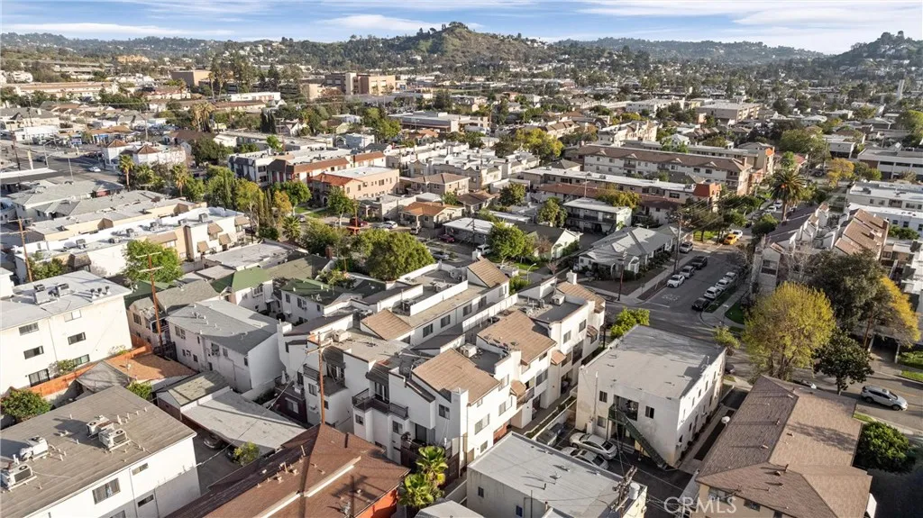 1247 E Wilson Avenue 12, Glendale, California 91206 home-pic-25